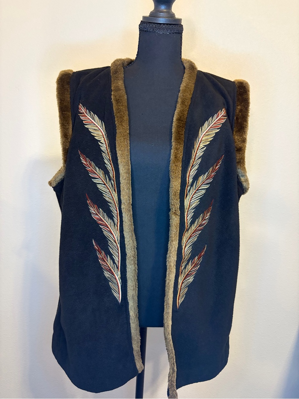Bob Mackie Wearable Art embroidered vest in size XL